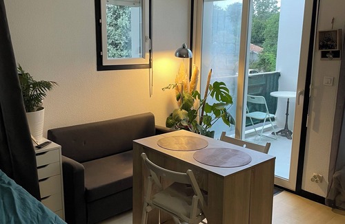 Villenave-d'Ornon Apartment | Pleasant, quiet apartment with balcony near terminus and bordeaux