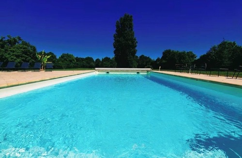 Pressigny-les Pins Villa | PRESSIGNY LES PINS, BEAUTIFUL VILLA IN THE COUNTRYSIDE WITH SWIMMING POOL FOR 13 PEOPLE