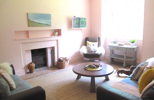 Mont Cabin | Pretty 'art Deco' Style Gatehouse in Southern France, Close to the Pryrennes