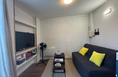 Celles-sur-Belle Apartment | Printanier