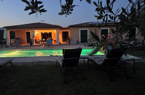 Montauroux Villa | PRIVATE, AIR-CONDITIONED VILLA FOR UP TO 10 PEOPLE.