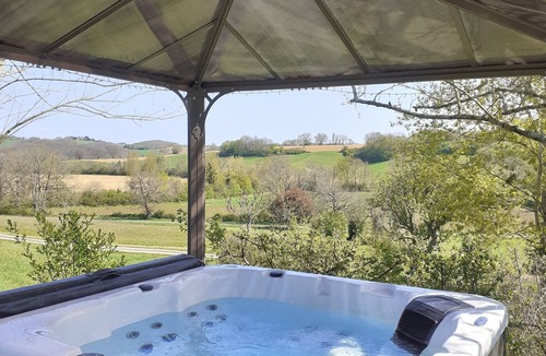 Peyrusse-Grande House | Private Jacuzzi Spa - Private swimming pool (summer) - Air conditioning - Chalet Mélèze Gers