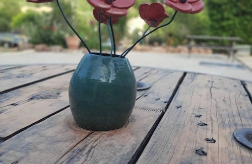 Meounes-les-Montrieux Apartment | Private "love room" with a jacuzzi and massage table