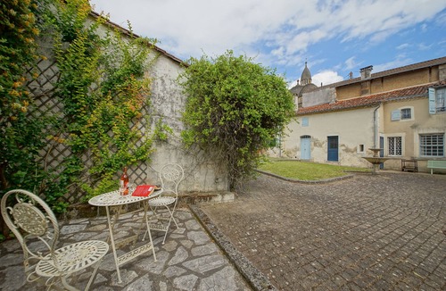 Riberac Villa | Private Pool, Games Hall, 5 Bed (3 en-suite), centre of Riberac market town
