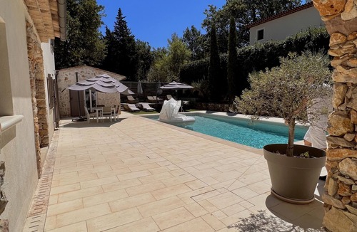 Valbonne Villa | Provençal Villa short walk to Valbonne Village Fully A/Cond sleep 10