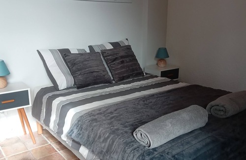 Clion Bed & Breakfast | Quiet cottage with outdoor space, than 10 minutes from the Jonzac thermal baths