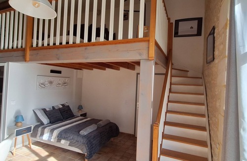 Clion Bed & Breakfast | Quiet cottage with outdoor space, than 10 minutes from the Jonzac thermal baths