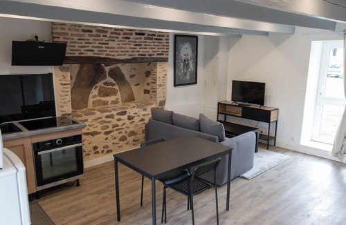 Saint-Herblain Apartment | Quiet duplex gite near Zenith and clinic