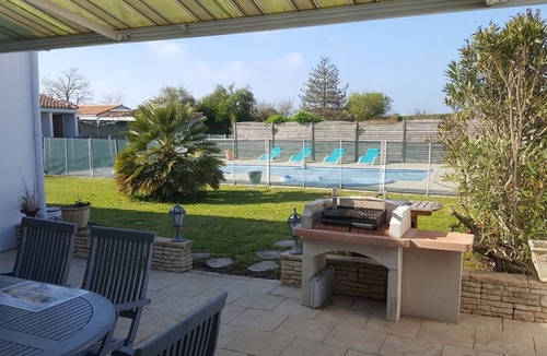 Le Bois-Plage-en-Re House | Quiet house with heated pool and bicycles in the center of île de Ré