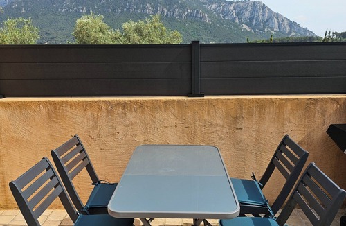 Le Revest-les-Eaux House | Quiet, small house in the hills above Toulon, close to all amenities.