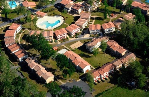 Barbaste Condo | Résidence familiale | Piscines & tennis sur place
