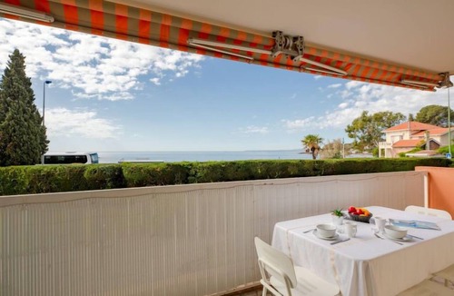 Boulouris-sur-Mer Apartment | Résidence Les Gemeaux by Interhome