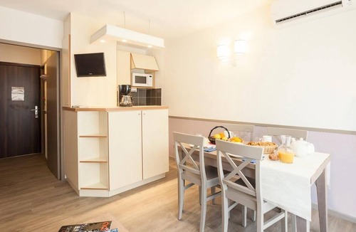 Sainte-Maxime City Centre Apartment | Résidence Pierre & Vacances Les Platanes *** - 3 Rooms 6 People Standard