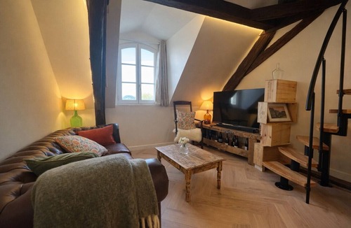 Downtown Angers Apartment | Refined and Elegant Apartment for 2 to 4 Guests – City Center