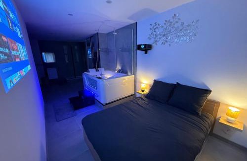 Publier Apartment | "RELAX SPA Publier" cinéma balnéo "Maison de village"