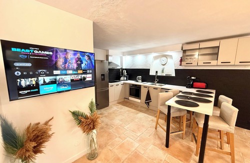 Publier House | "RELAX SPA Publier" spa cinema "Maison de village" (village house)