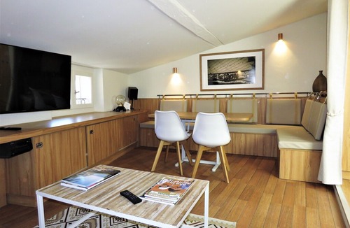 Old Town Apartment | Renovated apartment - In the heart of Saint Tropez