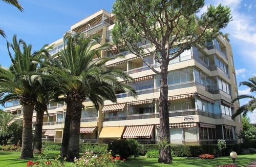 La Bocca Apartment | Renovated Apartment With Terrace Facing THE SEA