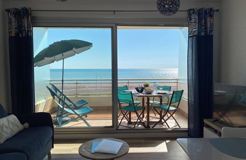 Saint-Hilaire-de-Riez Apartment | Renovated apartment with sea view - Esplanade St Jean de Monts - Free Wifi