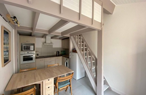 Capbreton Villa | Renovated Patio Villa with Large Terrace, BBQ, and Parking