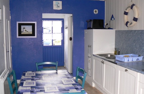 L'Epine House | Renovated traditional fisherman's cottage 250 m from the beach