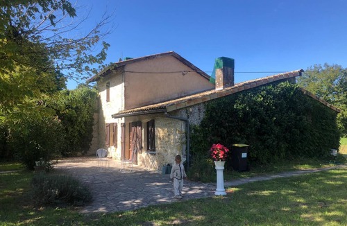 Gaillan-en-Medoc Cottage | Restored country house, 4 persons 2200qm meadow, 2 terraces,