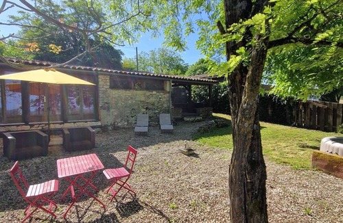 Douzains House | Romantic Gîte Cezanne with Jacuzzi, Two Terraces and Sunset Views in Lot-et-Garonne