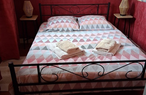 Vernie Bed & Breakfast | Rooms at 35 km Circuit des 24 hours of Le Mans and 25km Les Alpes Mancelles