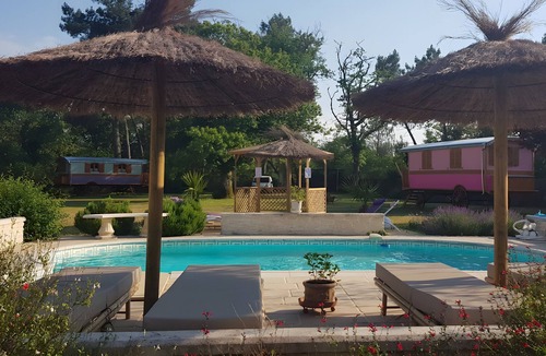 Bussac-Foret House | Roulotte o Bois d'mon cœur - Au Bois Joli