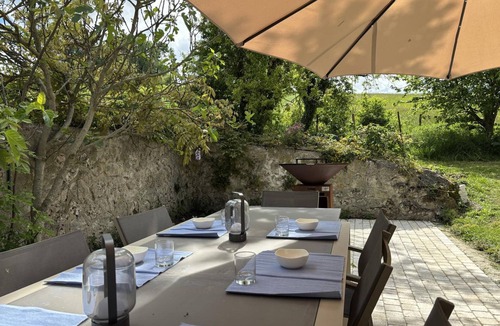 Sanssat Cottage | Rustic cottage, pets & AC - 12 guests