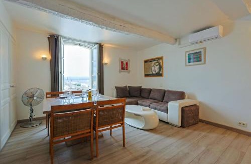 Old Town Apartment | Sailing Apartment by Halldis