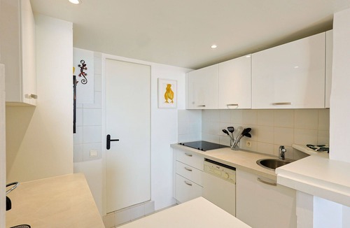 Old Town Apartment | Sailing Apartment by Halldis