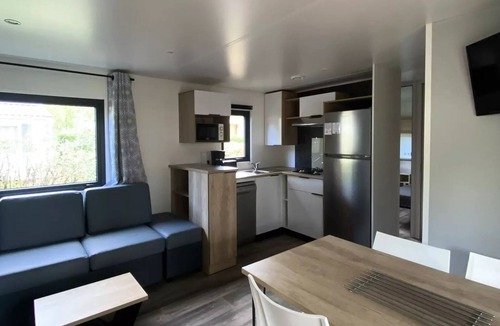 Saint-Laurent-de-Medoc House | SAINT-ESTEPHE Mobile Home: 3 bedrooms, 2 bathrooms, sleeps 6