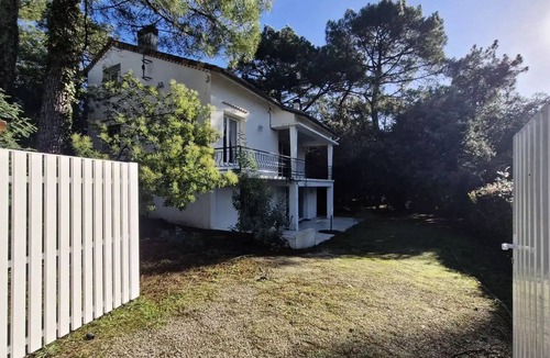 Saint-Georges-de-Didonne Villa | Saint Georges de Didonne - THE PERFECT VACATION HOME: garden, patio.