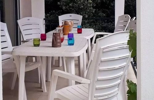 Saint-Georges-de-Didonne Villa | Saint Georges de Didonne - THE PERFECT VACATION HOME: garden, patio.
