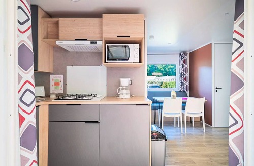 Saint-Laurent-de-Medoc House | SAINT-JULIEN CLIM 3-Bedroom Mobile Home (DIM) - Sleeps 6