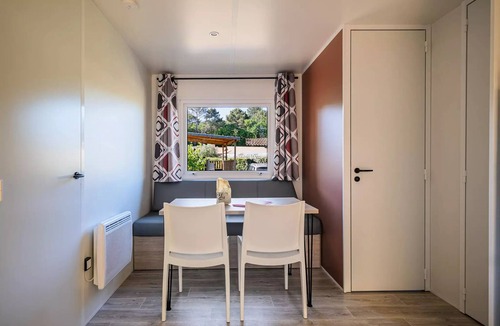 Saint-Laurent-de-Medoc House | SAINT-JULIEN CLIM 3-Bedroom Mobile Home (DIM) - Sleeps 6