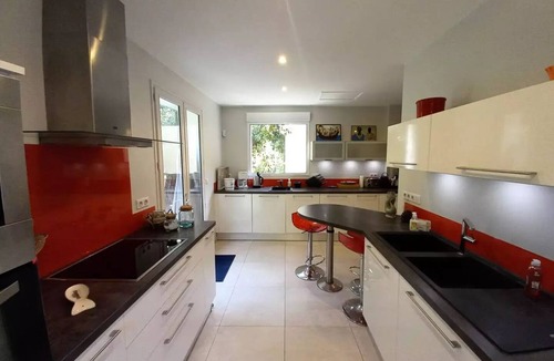 Saint-Palais-sur-Mer Villa | Saint Palais-sur-Mer - IDEAL LOCATION - BEAUTIFUL HOME - Platin Beach