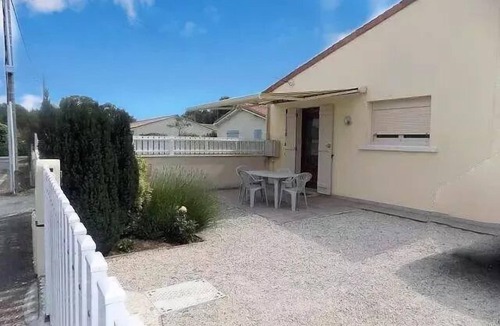 Saint-Palais-sur-Mer Villa | Saint-Palais-sur-Mer – SMALL HOUSE in a quiet area—near the beach and shops