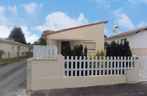 Saint-Palais-sur-Mer Villa | Saint-Palais-sur-Mer – SMALL HOUSE in a quiet area—near the beach and shops