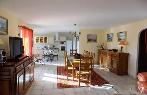 Saint-Palais-sur-Mer Villa | Saint Palais-sur-Mer - HIGH-QUALITY FEATURES in THIS SINGLE-FAMILY HOME