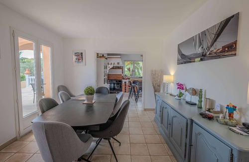 Sainte-Maxime House | SAINTE-MAXIME – PRIVATE ESTATE – 4 BEDROOMS – SWIMMING POOL