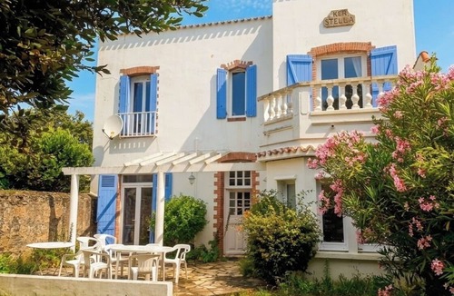 Saint-Gilles-Croix-de-Vie House | Seaside family home with terrace and garden 🌸