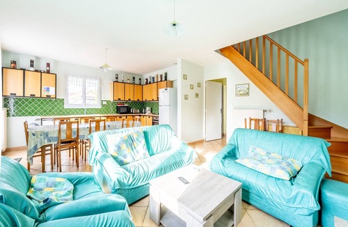 La Bernerie-en-Retz House | Seaside Getaway – Private Garden & Covered Terrace for 12 Guests