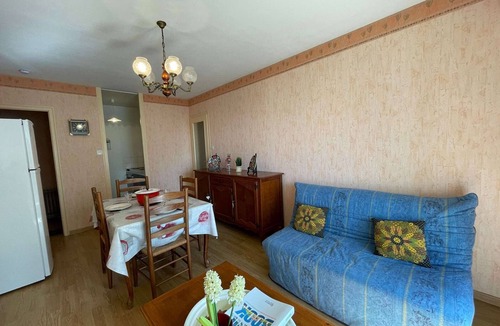 Saint-Hilaire-de-Riez Apartment | Seaside Retreat: Cozy 1BR Apartment, 200m from Beach, Sleeps 4, with Balcony & Free Cleaning