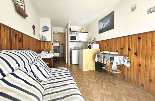 Saint-Hilaire-de-Riez Apartment | Seaside Studio with Terrace, 3 Sleeps, Beach Nearby, Parking Included
