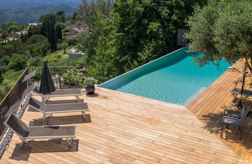 Tourrettes-sur-Loup Villa | Secluded luxury retreat 10 mins to St Paul de Vence, breathtaking sea views