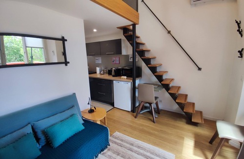 Saint-Vallier-de-Thiey Apartment | Self-contained studio in regional nature park.