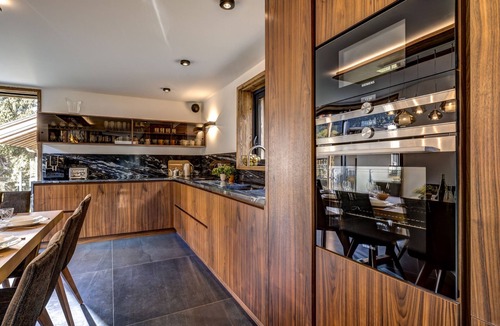 Le Lavancher Ski Chalet | Serviced Luxury Chalet with 10m Indoor Pool