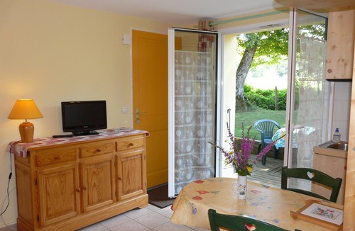Annecy-le-Vieux Apartment | Situation Remarquable au Bord de la Nature Tout en Étant Dans Annecy